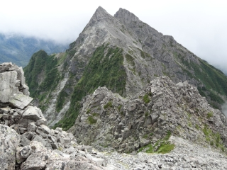 明神岳主峰と２峰