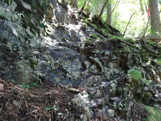 ミヨシ岩へのクサリ